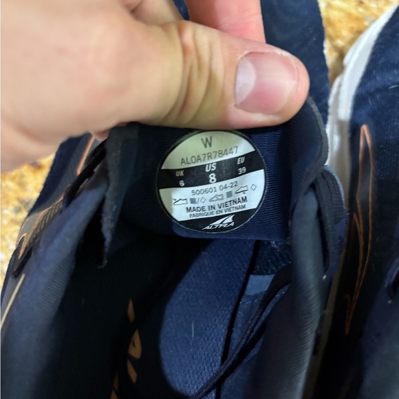 Altra Torin 6 size 8 - Picture 6 of 10